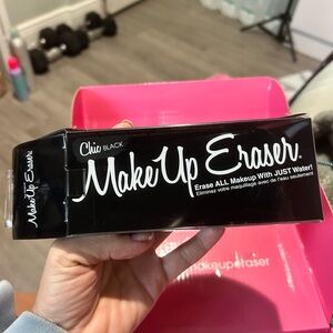 MakeUp Eraser Chic Black Makeup Remover Cloth - Black